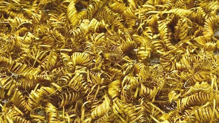 علماء الآثار يعثرون على 2000 لولب غامض من الذهب