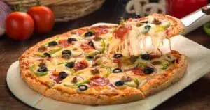 البيتزا Pizza اصولها وتاريخها وصناعتها