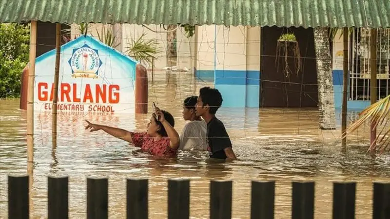 فيضانات الفلبين الغاء رحلات واعلان حالة الكارثة وتهديد للعاصمة