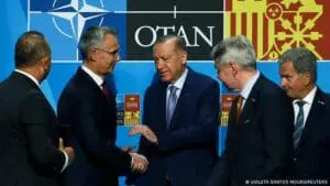 تركيا السويد وفنلندا تحرزان تقدماً نحو عضوية الناتو