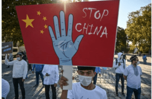 انتقادات ضد ما يحدث في شينجيانغ