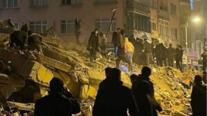 زلزال تركيا وسوريا يخلف مئات القتلى وآلاف الجرحى