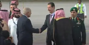 بشار الاسد يصل جده للمشاركة في القمة العربية