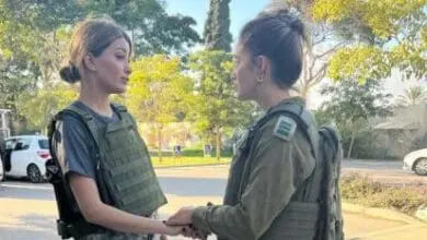 بالزي العسكري سارة عيدان ملكة جمال العراق تزور اسرائيل