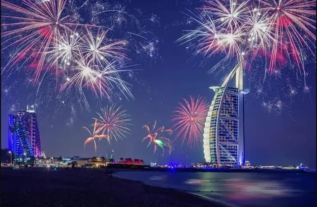 اللجنة الدائمة لشؤون العمال في دبي تكرم العمال في حفل خاص ومميز