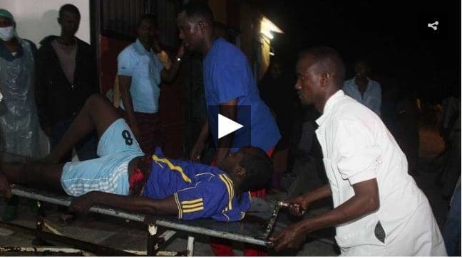 حصيلة ضحايا تفجيري مقديشو ترتفع إلى 45 قتيلا والشباب تتبنى