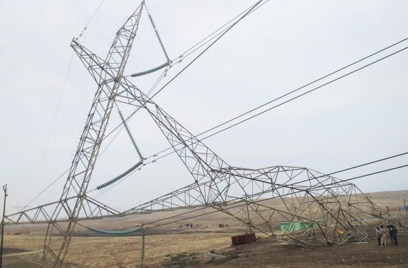 تفجيرات وأعمال تخريبية تتسبب في انقطاع الكهرباء عن ثلاث محافظات عراقية