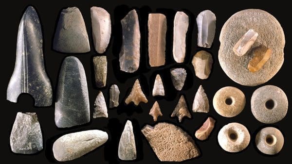 أدوات حجرية واختراعات بدائية في فجر البشرية منذ اكثر من مليوني عام