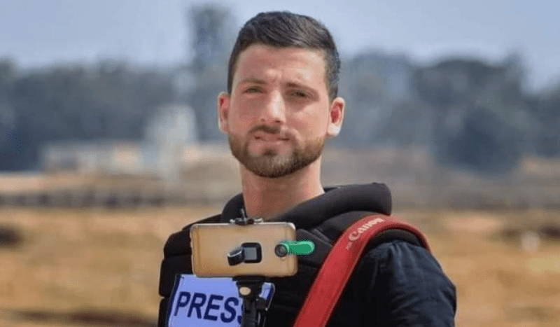 استشهاد الصحفي الفلسطيني محمد الصالحي على حدود غزة