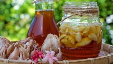 العسل والثوم لنزلات البرد وصحة القلب وفوائد اخرى