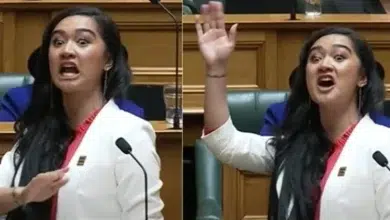 هانا-روهيتي تؤدي رقصة الهاكا نيوزيلندا في البرلمان
