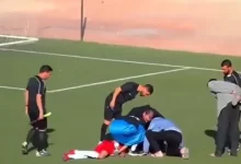 شاهد لحظة وفاة اللاعب الجزائري وسيم جزار في المباراة